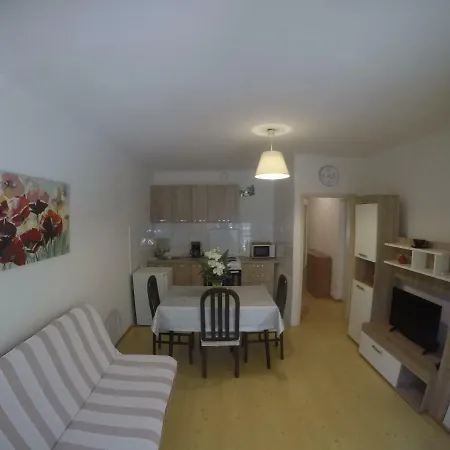 Apartman Toma * Σπλιτ